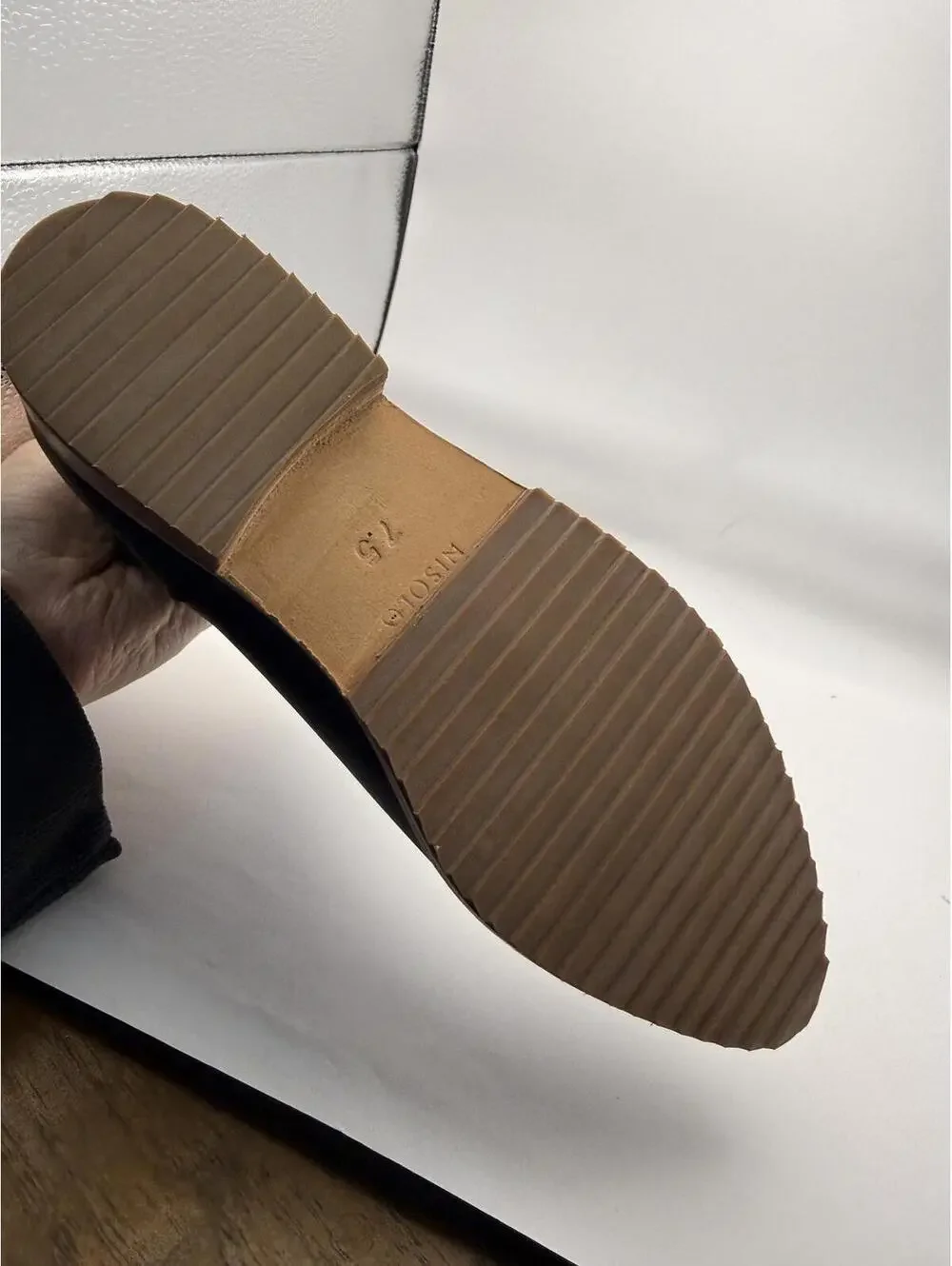Nisolo Everyday Chelsea Boot in Black, Size 7.5